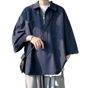 Camisetas básicas con cremallera y cuello de polo, ropa de manga informal de verano para hombre, polos empalmados con bolsillos elegantes coreanos de Color sólido - Product Image 1