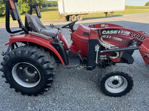 Tractor agrícola usado de servicio pesado Mini Case IH Farmall 31 MFWD Premium, construido para trabajo agrícola exigente y larga vida útil. - Product Image 5