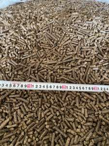 Granulés de bois d'acacia renouvelables de 8mm pour une utilisation efficace du carburant pour la maison et l'industrie - Product Image 5