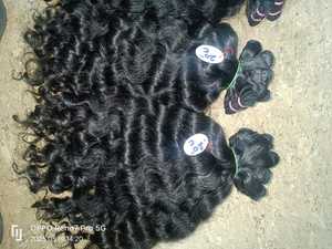 Prêt à Expédier Double Trames Extensions de Cheveux Humains Naturels Indiens Bouclés en Stock pour une Livraison Instantanée - Product Image 4