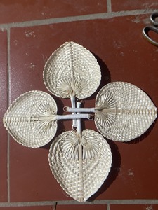 Ventilateur pliant en feuille de palmier en bambou fait à la main ventilateur de refroidissement en paille naturelle pour la décoration de festival et la décoration murale à la maison - Product Image 4