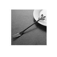 Fourchette cuillère en acier inoxydable Design moderne petit gâteau fourchettes à fruits argent pour les fêtes avec utilisation manuelle à vendre