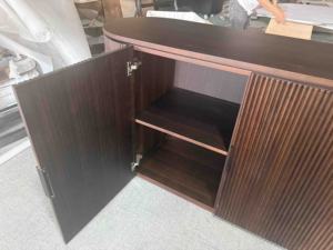 خزانة وسائط متعددة الاستخدامات فاخرة على الطراز الأمريكي من الخشب الصلب صديقة للبيئة لغرفة المعيشة - Product Image 6