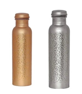 2025แก้วใส่เครื่องดื่มทำจากทองแดงทำมือ1 LTR ชิ้นเอกของงานฝีมือและศิลปะ - Product Image 6