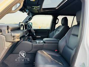 Toyota Land Cruiser J2022 SUV Usato Bianco 4 Porte Veicolo Fuoristrada per Viaggi d'Affari - Product Image 3