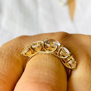 แหวนหมั้นเพชรโมอิสทรงกลมสีทอง14K 5ก้อนแหวนเพชรโมอิสซาไนต์กลมหิน5ก้อน - Product Image 1