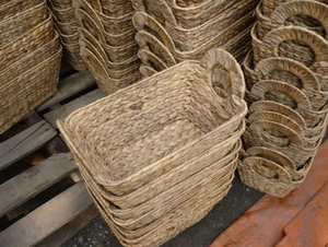 ตะกร้าผักตบชวาทนทานและน้ำหนักเบาเหมาะสำหรับการจัดระเบียบและแสดงของใช้ในครัวเรือน - Product Image 6