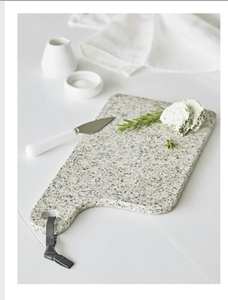 Elégante planche à fromage rectangulaire en marbre, parfaite pour les apéritifs au fromage et les événements à domicile haut de gamme. - Product Image 5