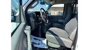 Fourgonnette utilitaire GMC Savana 2500 SWB 2023 certifiée, propre et peu utilisée, intérieur clair, sièges en cuir, moteur turbo, propulsion arrière, régulateur de vitesse adaptatif - Product Image 6