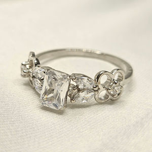 VVS Clarity Cut Moissanite Halo Bague de fiançailles et d'éternité Bijoux en gros de haute qualité pour un style de fête classique - Product Image 1