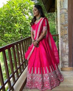 Buena Calidad Bordado con Secuencia de Trabajo Mujeres Lehenga Choli Con Dupatta Online Shopping India - Product Image 4