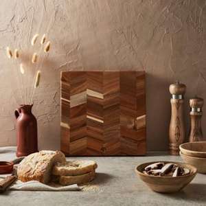 Planche à découper en bois robuste avec surface de préhension naturelle pour assurer une coupe alimentaire sûre sans glisser - Product Image 1