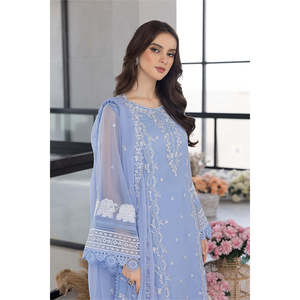 Conjunto de Traje Bordado de Organza de 3 Piezas para Mujer AZURE-4639, Incluye Dupatta Bordado y Pantalones Bordados - Product Image 4