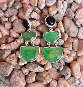 Peridoto de Plata de Ley 925 con ónix negro Pendiente hecho a mano Hermoso pendiente de mujer Pendiente de dos piedras. - Product Image 3