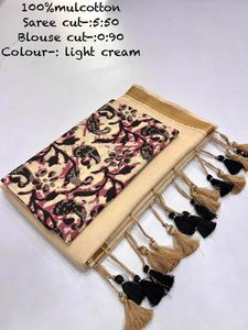 Saree en coton de soie de lin fluide avec imprimés de fleurs numériques et chemisier contrasté avec impression numérique parfait pour la célébration - Product Image 2