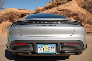 LIMPIO USADO 2023 P o r s c h e Taycan - Product Image 6