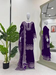 Tenue de soirée Costume de créateur Fil lourd en velours de viscose avec haut de travail brodé et palazzo avec dentelle personnalisée Dupatta - Product Image 3