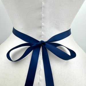 Cinturón de Novia Bridella BS84ML Azul Marino con Detalles de Pedrería, Ajustable para Bodas, Bailes de Graduación y Eventos Formales - Product Image 5
