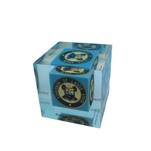 Support de récompenses en acrylique transparent de luxe avec logo personnalisé pour les magasins de détail - Product Image 2