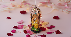 Statue de couple en résine de style moderne, faite à la main, artistique, pour table, cadeau de mariage, d'anniversaire pour elle, son mari, ou de fiançailles romantique - Product Image 3