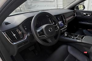 VOLVO S60 Recharge T8 Plus Black Edition 2023 USADO EN PERFECTO ESTADO, Híbrido Enchufable de 455 hp, Tracción en las Cuatro Ruedas, Volante a la Izquierda, Usado, Bajo Kilometraje - Product Image 6