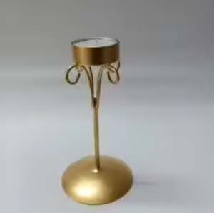 Soporte de luz T de cristal rojo Chapado en bronce de diseñador de lujo decorativo para el hogar hecho a mano a granel - Product Image 1