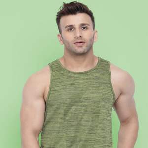 Camiseta sin mangas Premium para hombre, ligera y absorbente de humedad, ideal para gimnasio, deportes y fitness - Product Image 1