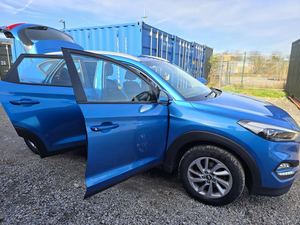 HYUNDAI TUCSON 1.7CRDI BLUE DRIVE SE NAV (141PS) DCT d'occasion, conduite à gauche/droite, 2017 - Product Image 5