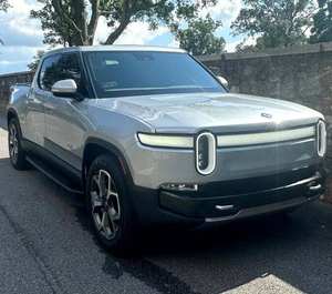 Rivian R1T Adventure Performance 2023, Eléctrico, Automático, Doble Motor, Cabina Doble, Tracción en las Cuatro Ruedas, Llantas de Aleación R17, Asientos de Cuero Oscuro - Product Image 1