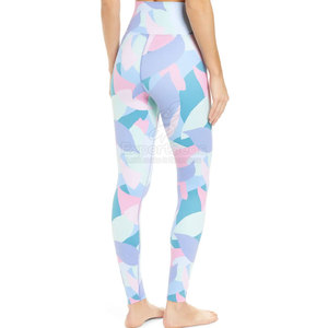 Legging pour femme à porter au quotidien, conçu avec un matériau respirant et un confort actif - Product Image 3