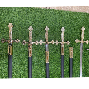 Espada medieval chapada en oro de lujo con vaina de cuero decorativa Crusader Knight - Product Image 4