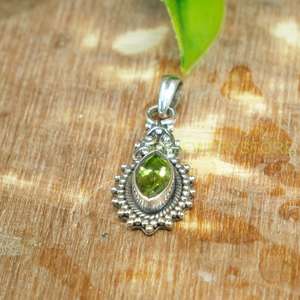 Pendentif en argent sterling 925 fait main avec pierre précieuse péridot vert naturel, style vintage filigrané, pour femmes, bijoux ethniques bohèmes - Product Image 3