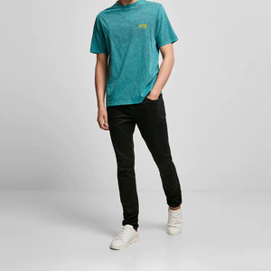 T-shirt homme en coton de qualité supérieure, effet délavé, idéal pour un style décontracté, streetwear et mode moderne. - Product Image 6