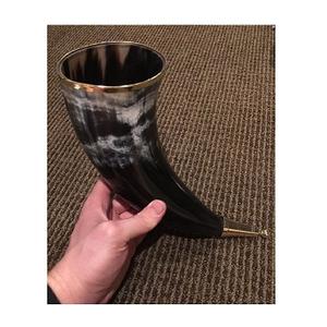 Nouveauté : Tasse à bière en corne de viking avec bord en laiton, pour boire de la bière et du vin, pour bar, maison, hôtel, mariage, fête, mugs à bière décoratifs - Product Image 1