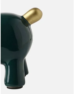 Escultura de jirafa de nuevo diseño para regalos de cumpleaños Escultura de cerámica abstracta Calidad Premium Alta demanda a precio mayorista - Product Image 4