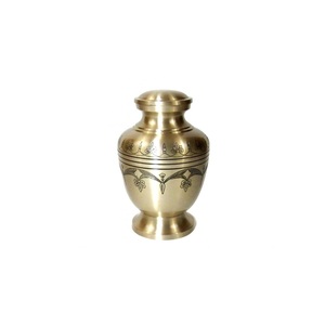 Urna de recuerdo de latón pulido para cenizas humanas, perfecta para funerales de servicios conmemorativos y tributo de larga duración en casa - Product Image 6