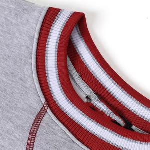 Sweat-shirt d'hiver en molleton gris de haute qualité à col rond et poches pour femmes, idéal pour les universités et les collèges - Product Image 3