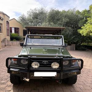 TOYOTA LAND CRUISER 70 4.5L USADO, 2006, Volante a la Izquierda/Derecha - Product Image 1