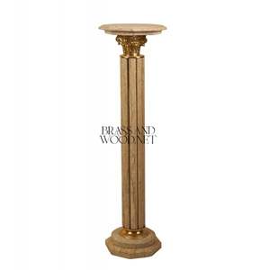 Elegante Pedestal de Mármol Beige Acanalado con Base Octogonal y Capitel de Latón Dorado - Product Image 1