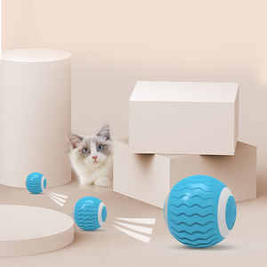 Balle rotative automatique avec lumière LED, écologique, moderne, simple, jouet pour chat électrique intelligent à roulement sonore, rechargeable, pour jouer en intérieur - Product Image 3