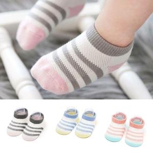 Calcetines tobilleros de algodón transpirables suaves personalizados al por mayor, Diseño a rayas, característica antibacteriana, material de seguridad para niños pequeños, Vietnam - Product Image 3