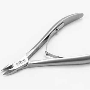 CL.206 Profesional Pedicura Manicura Cortaúñas de acero inoxidable Cortador de cutículas para dedos de los pies Hecho a mano en Vietnam - Product Image 1