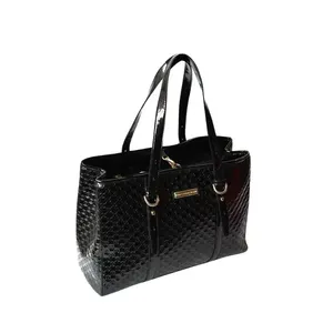 Bolso de mujer negro con estampado en relieve de PU y apertura superior - Product Image 3