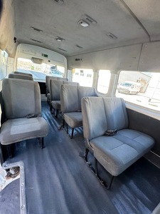 NISSAN UR-VAN NV350 2017 ABORDABLE, TOIT HAUT, 15 PLACES, 4 CYLINDRES, TRANSMISSION MANUELLE - Product Image 4