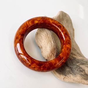 Bracelet jonc en ambre fait main 56 mm, jonc en ambre brun vintage ; forme circulaire, polissage lisse, jonc brun vieilli - Product Image 4