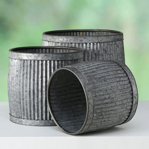 Venta a nivel mundial de macetas de acero galvanizado vintage de calidad excepcional disponibles en tamaño de 38x41,5 cm del vendedor de origen indio - Product Image 1