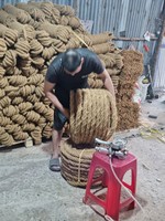 Venta caliente Ecológico 100% Fibra de coco natural COIR CUERDA HILO Bio-Degradable ISO Certificado Longitud personalizada Red de jardín