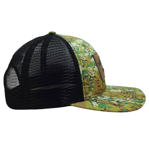 Vente en gros de casquette camionneur 6 panneaux en cuir camouflage avec logo, maille noire, couture contrastée, boucle à simple boutonnage pour tous les âges - Product Image 4