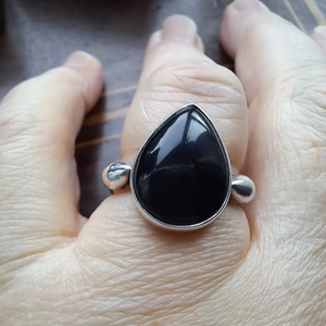 Bague en Onyx Noir Fait à la Main en Argent Sterling 925 Pierre Précieuse Onyx Noir Naturel Coupe Poire pour Fête Cadeau d'Anniversaire de Mariage pour les Femmes - Product Image 1