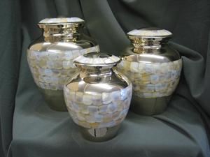 Urne compagnon en laiton pour cendres style moderne look chaud compagnon crémation urne mémorable fantaisie vente premium nouveau look adulte urne - Product Image 5